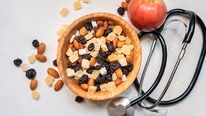 Amazing Health Benefits of Drinking Raisin Water on an Empty Stomach