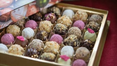 പാക്കേജിൽ നിന്നും വീണ ചോക്ലേറ്റ്, കഴിച്ചവരുടെ പെരുമാറ്റം വിചിത്രം, ഒടുവിൽ കണ്ടെത്തിയത് കഞ്ചാവ്