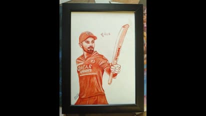 ವಿರಾಟ್ ಕೊಹ್ಲಿಗೆ ರಕ್ತದಲ್ಲಿ ಬಿಡಿಸಿದ ಭಾವಚಿತ್ರ ಅರ್ಪಿಸಿದ ಚಿತ್ರಕಲಾ ಶಿಕ್ಷಕ