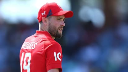 ഐപിഎല്ലില് ഒരു മത്സരത്തിൽ പോലും ഗ്രൗണ്ടിലിറങ്ങിയില്ല, എന്നിട്ടും കോടികള് പോക്കറ്റിലാക്കിയ 5 താരങ്ങള്