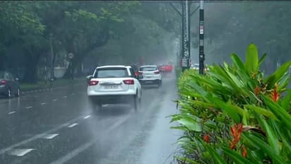 ഇന്നും ശക്തമായ മഴയ്ക്കും കാറ്റിനും സാധ്യത, ഉയര്‍ന്ന തിരമാലകള്‍ക്ക് സാധ്യത, 4 ജില്ലകളില്‍ ഓറഞ്ച് അലര്‍ട്ട്