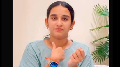 ఈటల తాతయ్య, జమున అమ్మమ్మ అంటూనే ... పాడి శ్రీనిక గట్టిగానే ఇచ్చిపడేసిందిగా..