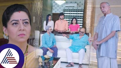 ಹಿರಿಯರು ಬಂದಾಗ ಕೂತ್ಕೋಳಿ ಎನ್ನೋ ಕನಿಷ್ಠ ಪ್ರಜ್ಞೆ ಯಾರಲ್ಲೂ ಇಲ್ವಾ? ಡೈರೆಕ್ಟರ್​ಗೂ ನೆಟ್ಟಿಗರ ಕ್ಲಾಸ್​ 