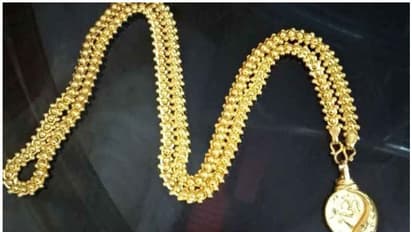 ആഭരണം തിളക്കംകൂട്ടാമെന്ന് പറഞ്ഞ് ഹിന്ദിക്കാർ വീട്ടിൽ; ഒന്നര പവന്റെ താലിമാല നൽകി, പൊതിയഴിച്ചപ്പോൾ അരപവൻ്റെ മാല