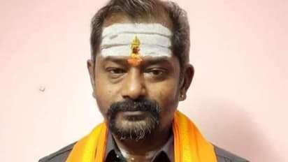 சென்னையில் பயங்கரம்.. டீ கடைக்குள் புகுந்து இந்து மறுமலர்ச்சி முன்னேற்ற முன்னணி மாநில தலைவர் படுகொலை!