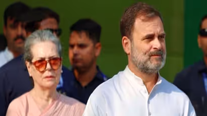 కాంగ్రెస్ ముస్లిం లీగ్గా మారడంతో.. బీజేపీ కాంగ్రెస్గా మారింది