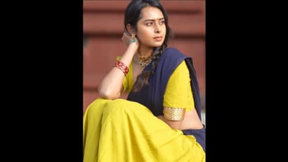 ಸೌತ್ ಕೊರಿಯಾದಲ್ಲಿ  ಸೀರೆಯುಟ್ಟು ಮಿಂಚಿದ ಇಶಿತಾ ವರ್ಷ….. BTS ಮೀಟ್ ಆಗಿ ಅಂತಿದ್ದಾರೆ ಜನ