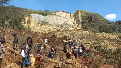 Papua New Guinea landslide: Survivors 'unlikely', says UN official as rescue mission transitions to recovery