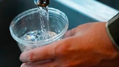 ಮುಂಬೈನಲ್ಲಿ ನೀರಿಗೆ ಹಾಹಾಕಾರ, ರೆಸ್ಟೋರೆಂಟ್ನಲ್ಲಿ ರಿಕ್ವೆಸ್ಟ್ ಮಾಡಿದ್ರಷ್ಟೇ ಕೊಡ್ತಾರೆ ಕುಡಿಯೋ ನೀರು!