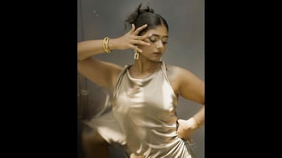 ಬೋಲ್ಡ್ ಫೋಸ್ ಕೊಟ್ಟ ಭೂಮಿ ಶೆಟ್ಟಿ, ಯಾರನ್ನು ಇಂಪ್ರೆಸ್ ಮಾಡೋಕೆ ಈ ಲುಕ್ ಅಂತಾನೂ ಹೇಳಿದ್ರು!