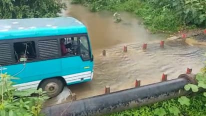 സംസ്ഥാനത്ത് മഴക്കെടുതിയിൽ ഇന്നുമാത്രം നാല് മരണം; 5 ദിവസം ശക്തമായ മഴ തുടരുമെന്ന് കാലാവസ്ഥ കേന്ദ്രം