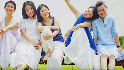 7 ಗೆಳತಿಯರು ಸೇರಿ ಕಟ್ಟಿದ್ರು ಕನಸಿನ ಮನೆ; ಬಹುತೇಕರ ಕನಸನ್ನು ಜೀವಿಸ್ತಿರೋ ಸ್ನೇಹಿತೆಯರು..