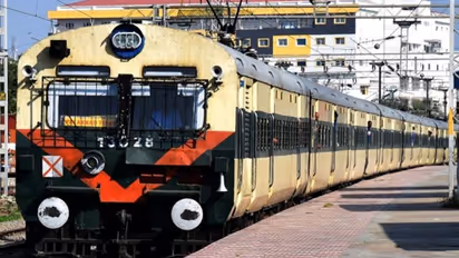 Bengaluru: ಯಶವಂತಪುರ To ಹೊಸೂರು ಮಾರ್ಗದಲ್ಲಿ ಪ್ರಯಾಣ ಮಾಡೋರಿಗೆ ರೈಲ್ವೆ ಇಲಾಖೆಯ ಗುಡ್ನ್ಯೂಸ್!