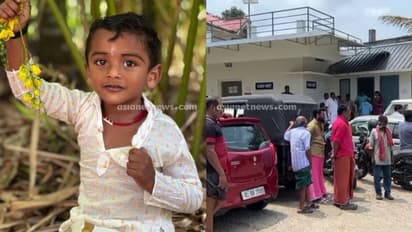 വീട്ടുകാര്ക്കൊപ്പം പുഴ കാണാനെത്തി; ഒഴുക്കില്പെട്ട് മൂന്നര വയസുകാരന് ദാരുണാന്ത്യം