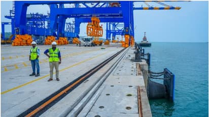 വിഴിഞ്ഞത്തെ കണ്ടെയ്നര് ബര്ത്ത്: 670 മീറ്റര് നിര്മാണം പൂര്ത്തിയായെന്ന് മന്ത്രി