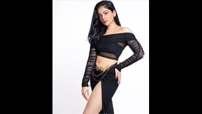 ജസ്റ്റ് ലുക് ലൈക്ക് എ വൗ; ബ്ലാക്കിൽ അതീവ ​ഗ്ലാമറസായി അഹാന 