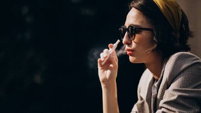 Study: महिलाओं नहीं कम उम्र की लड़कियों में दोगुना बढ़ गई स्मोकिंग, भविष्य में पैदा होने वाले बच्चों पर खतरा