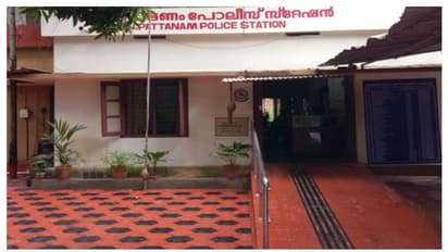 ബോട്ടുകളുടെ യന്ത്രങ്ങൾ കാണാനില്ലെന്ന് പരാതി; വളപട്ടണം സ്റ്റേഷനിൽ വിജിലൻസ് പരിശോധന