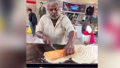 ಫಟಾಫಟ್ ರೆಡಿಯಾಗುತ್ತೆ ರಜನೀಕಾಂತ್‌ ಸ್ಟೈಲ್‌ ದೋಸೆ, ಬೀದಿ ವ್ಯಾಪಾರಿ ಕೈ ಚಳಕಕ್ಕೆ ಜನ್ರು ಫಿದಾ