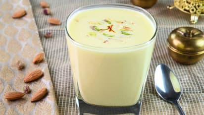  Indulge in Bliss: Anjeer Badam Milkshake Recipe