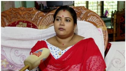 ശസ്ത്രക്രിയക്ക് ശേഷം വേദനയും രക്തസ്രാവവും, ഡോക്ടർ അവഗണിച്ചു; കാരണം കണ്ടെത്തിയ ആശുപത്രി രേഖകളിൽ അത് കാണാനുമില്ല