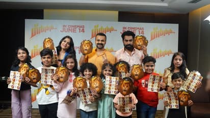  'ഗ്ർർർ' സ്പെഷ്യൽ മുഖംമൂടിയും നെയിംസ്ലിപ്പുകളും കുട്ടികൾക്ക് സമ്മാനിച്ച് ചാക്കോച്ചനും സുരാജും !