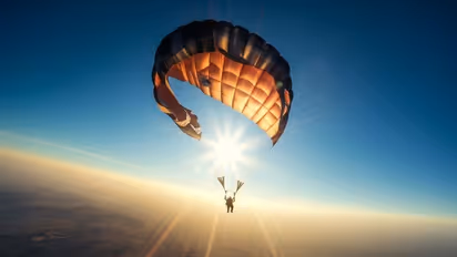 Summer Vacation: Best Hill Stations for Paragliding in India