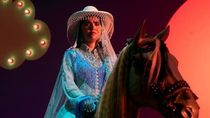 കൗഗേളായി വന്ന ഈ പെണ്‍കുട്ടിയെ പിടികിട്ടിയോ; പുതിയ അഭിനേയത്രിയെ കണ്ട് അത്ഭുതപ്പെട്ട് ലോകം !