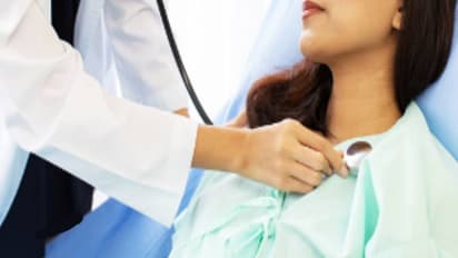 ರೋಗಿಯ ಎದೆ ಸ್ಪರ್ಶಿಸಿ ಮುತ್ತಿಟ್ಟ ವೈದ್ಯ: ಪ್ರಕರಣ ರದ್ದತಿಗೆ ಹೈಕೋರ್ಟ್ ನಕಾರ