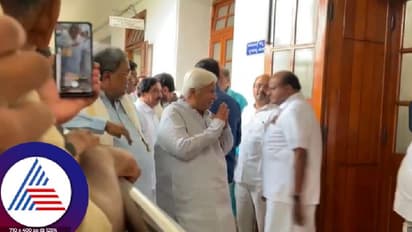 ಸಿಎಂ ಸಿದ್ದರಾಮಯ್ಯ ಎಚ್‌ಡಿಕೆ ಮುಖಾಮುಖಿ: ನೋಡದೇ ಮುಂದೆ ಸಾಗಿದ ಕುಮಾರಸ್ವಾಮಿ! 