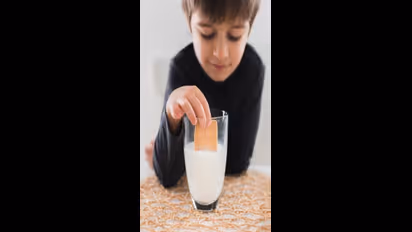 ಪುಟ್ಟ ಮಗುವಿಗೆ ಚಹಾ ಜೊತೆ ಬಿಸ್ಕೆಟ್ ಕೊಡ್ತೀರಾ? ವಿಷ ಕೊಟ್ಟಂತೆ ಎಚ್ಚರ!