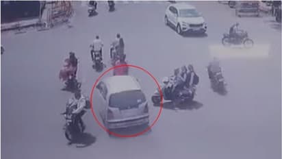 കാർ നിയന്ത്രണം വിട്ട് വാഹനങ്ങളിലേക്ക് ഇടിച്ചു കയറി; ഡ്രൈവർ ഉൾപ്പെടെ മൂന്നുപേർക്ക് ദാരുണാന്ത്യം