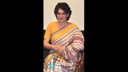 Sonia Gandhi and Priyanka Gandhi Mother daughter crazy about cotton saree design collection