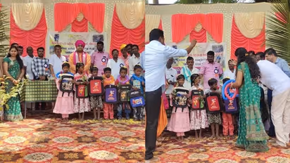 Raichur: ಸರ್ಕಾರಿ ಶಾಲೆ ಉಳಿವಿಗೆ ಪ್ರಯತ್ನ, 1ನೇ ಕ್ಲಾಸ್‌ಗೆ ದಾಖಲಾದ್ರೆ 500 ರೂ‌. ಠೇವಣಿ,  ಶಾಲಾ ಬ್ಯಾಗ್ ಗಿಫ್ಟ್!