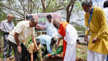 Ravi Shankar Guruji: ಆರ್ಟ್ ಆಫ್ ಲಿವಿಂಗ್ನಿಂದ ಭಾರತಾದ್ಯಂತ 1 ಕೋಟಿ ಸಸಿ ನೆಡುವ ಕಾರ್ಯಕ್ರಮಕ್ಕೆ ಚಾಲನೆ!