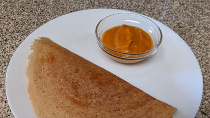 காலை உணவாக மொறுமொறுனு சுவையான சோள தோசை.. ரெசிபி இதோ!