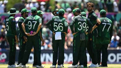 നാണംകെട്ട പുറത്താകൽ: സീനിയര് താരങ്ങൾക്കെതിരെ കടുത്ത നടപടിക്കൊരുങ്ങി പാകിസ്ഥാന്; പ്രതിഫലം വെട്ടിക്കുറക്കും