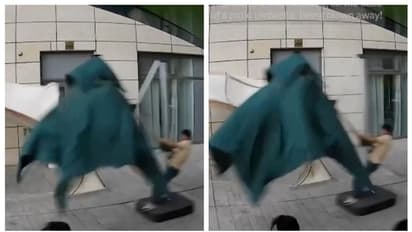 'കണ്ടതില്‍ വച്ച് ഏറ്റവും വലിയ കടല്‍ക്കൊള്ളക്കാരന്‍'; അതിശക്തമായ കാറ്റില്‍ പറന്ന് പോകുന്നയാളുടെ വീഡിയോ വൈറല്‍ 