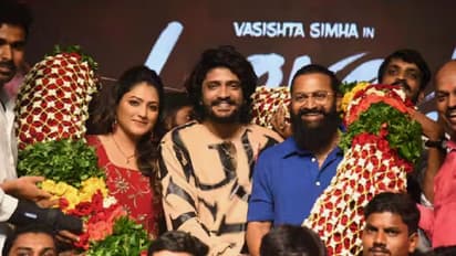 ರಿಷಬ್ ಶೆಟ್ಟಿ ಕಾಲಿಗೆ ನಮಸ್ಕರಿಸಿದ ವಸಿಷ್ಠ ಸಿಂಹ: ಧ್ವನಿಯನ್ನು ಮಿಮಿಕ್ರಿ ಮಾಡ್ತಿದ್ದೆ ಎಂದ ಕಾಂತಾರ ನಟ