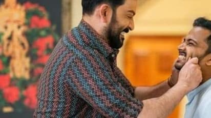 അത്ഭുതം, ഗുരുവായൂര്‍ അമ്പലനടയില്‍ നാലാം ആഴ്‍ചയിലും കുതിക്കുന്നു