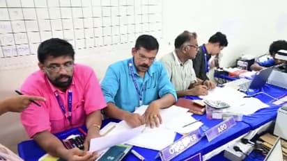 ഉണ്ണിത്താന് ലഭിച്ചതിനേക്കാൾ കൂടുതൽ അസാധുവായി; വീട്ടിലെ വോട്ടുകളിൽ ഉദ്യോഗസ്ഥരുടെ കള്ളക്കളിയെന്ന് ആരോപണം, പരാതി