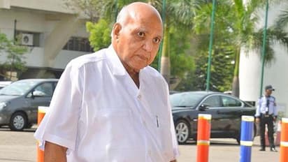  ఇంట్రస్టింగ్ : రామోజీరావు చేసిన మొదటి ఉద్యోగం ఏంటో తెలుసా.. దానితో 'ఈనాడు'కు ఉన్న లింక్ ఇదే 