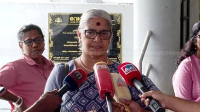 രാഹുൽ ഗാന്ധി വയനാട്ടുകാരെ വഞ്ചിച്ചു, റായ്‌ബറേലിയിൽ മത്സരിക്കുമെന്ന് പറയാതിരുന്നത് തെറ്റ്: ആനി രാജ