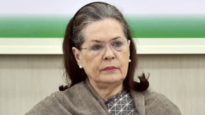 Sonia : காங்கிரஸ் நாடாளுமன்ற உறுப்பினர்கள் கூட்டம்.. குழு தலைவராக சோனியா காந்தி மீண்டும் தேர்வு - முழு விவரம்!