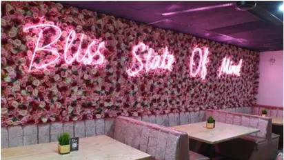 Internet Divided over Restaurant's Age Policy for Maintaining 'classy Atmosphere' [WATCH]