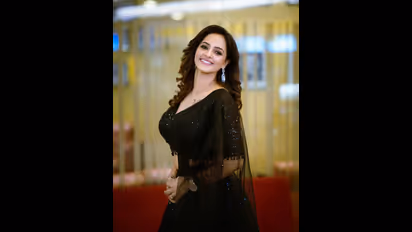 ಜ್ಯೋತಿ ರೈ ಸೀರೆ ಫೋಟೋ: ಎಣ್ಣೆ ಹೊಡೆಯದೇ ನಶೆ ಏರ್ತಿದೆ ಎಂದ ಫ್ಯಾನ್ಸ್!