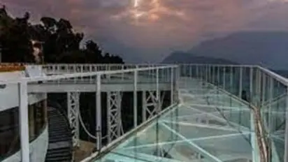 ग्लास स्काईवॉक के लिए दुबई और लंदन नहीं जाना पड़ेगा, भारत के खूबसूरत शहर में मिलेगा मजा