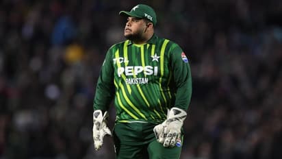 അസം ഖാന്‍ പുറത്താകും, ഇന്ത്യക്കെതിരെ വിജയം ഉറപ്പാക്കാന്‍ നിര്‍ണായക മാറ്റത്തിന് പാകിസ്ഥാന്‍; സാധ്യതാ ഇലവന്‍