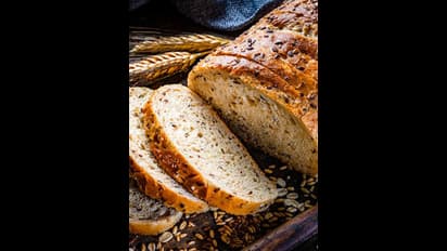 பிரெட்டை பிரிட்ஜில் வைத்து சாப்பிடுறீங்களா..? அப்ப முதல்ல 'இந்த' விஷயங்களை தெரிஞ்சுக்கோங்க..