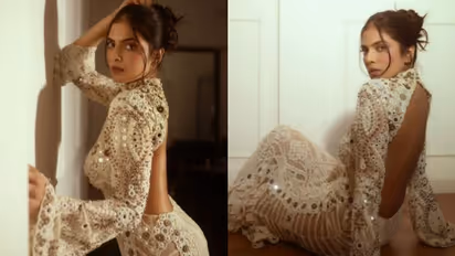 വൈറ്റ് ബാക്ക്ലെസ് ഡ്രസില് മനോഹരിയായി മാളവിക മോഹനൻ; ചിത്രങ്ങള് വൈറല്